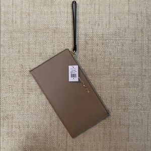 Michael Kors Jet Set Clutch